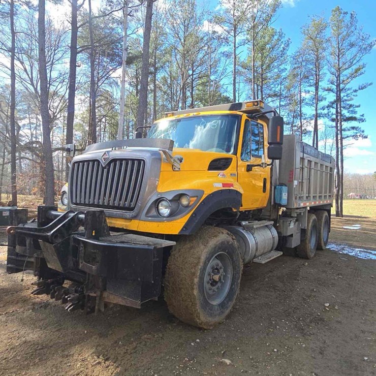 2011 INTERNATIONAL 7600