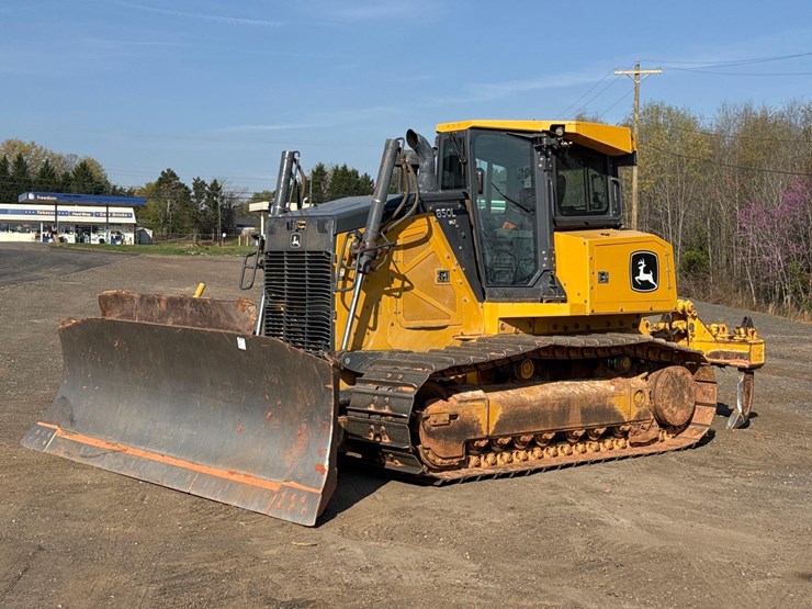 2021-deere-850l-wlt-image-1