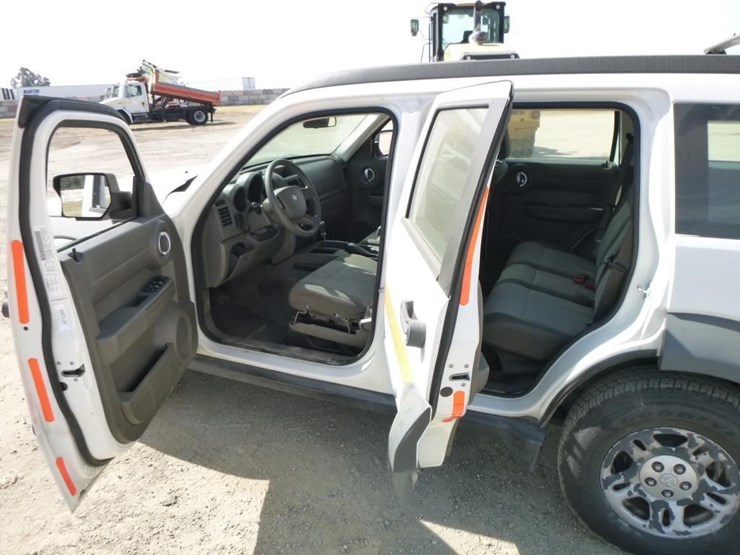 2008-dodge-nitro-image-7