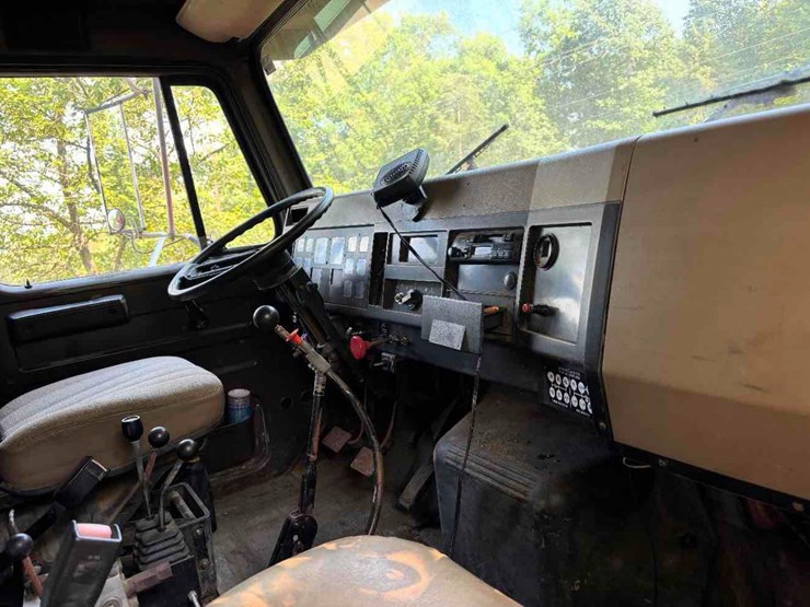 1992-international-4700-image-9