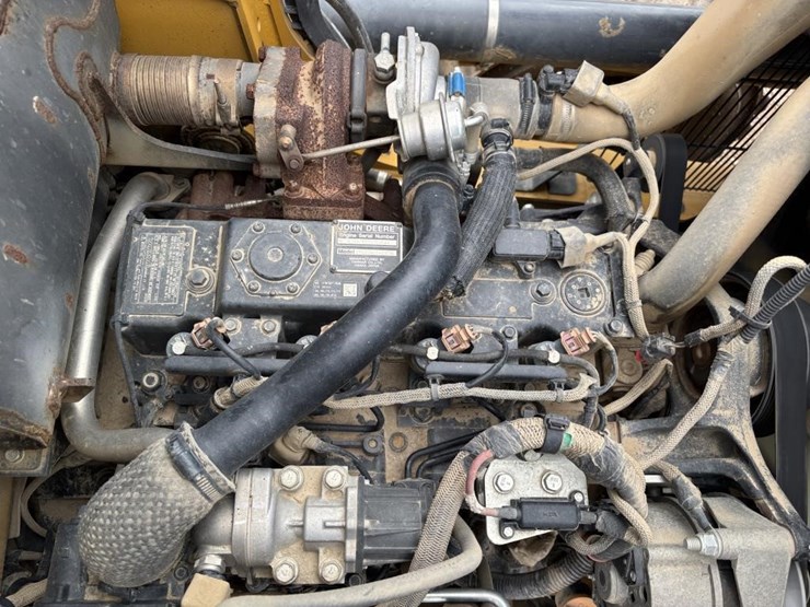 2018-deere-210lep-image-44