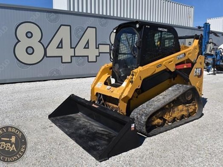 2023-caterpillar-259d3-image-4