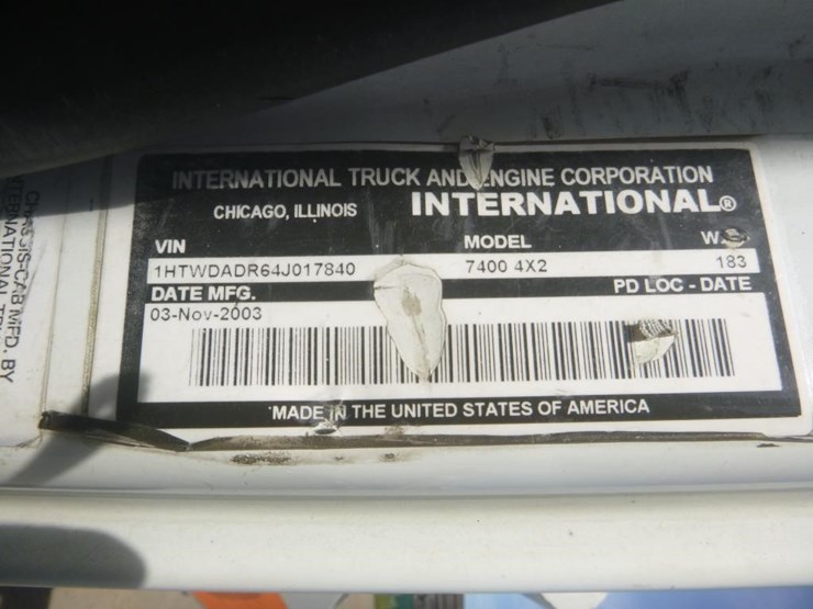 2004-international-7400-image-22