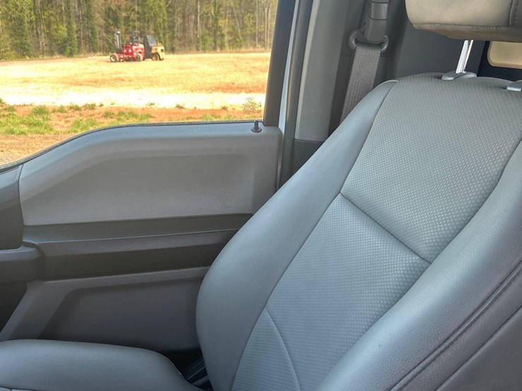 2019-ford-f350-xl-image-31