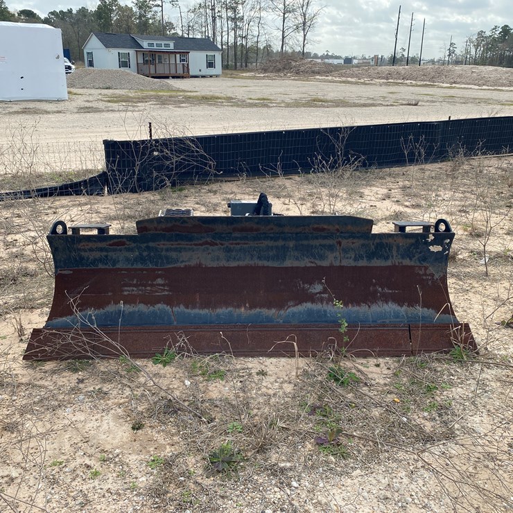 #4002 • 2020 Caterpillar Skid Steer Dozer Blade