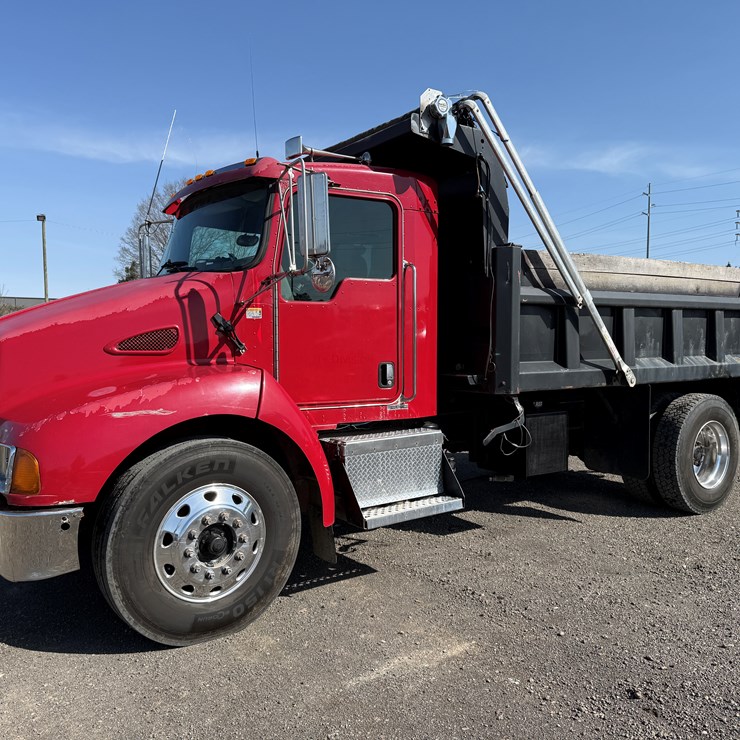 2002 KENWORTH T300