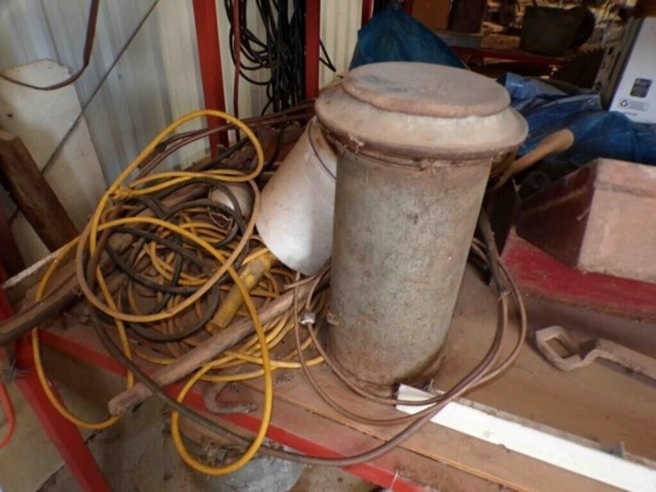 square-tubing-shelves-&-contents-image-4