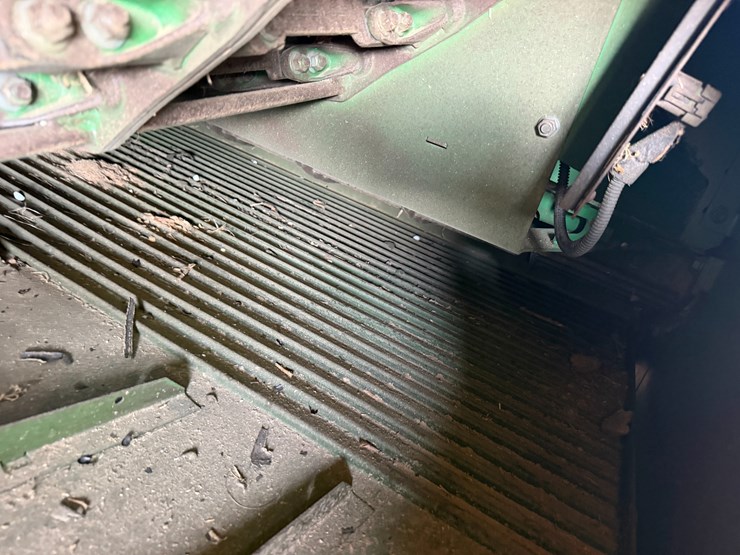 2014-john-deere-s670-image-93