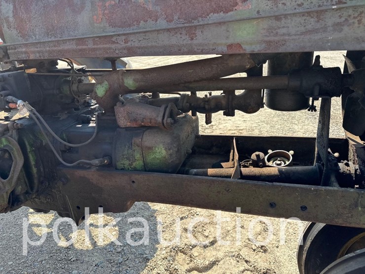 john-deere-b-image-4