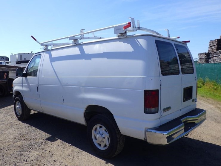 2008-ford-cargo-image-4