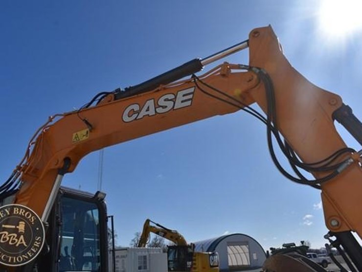 2022-case-cx75csr-image-39