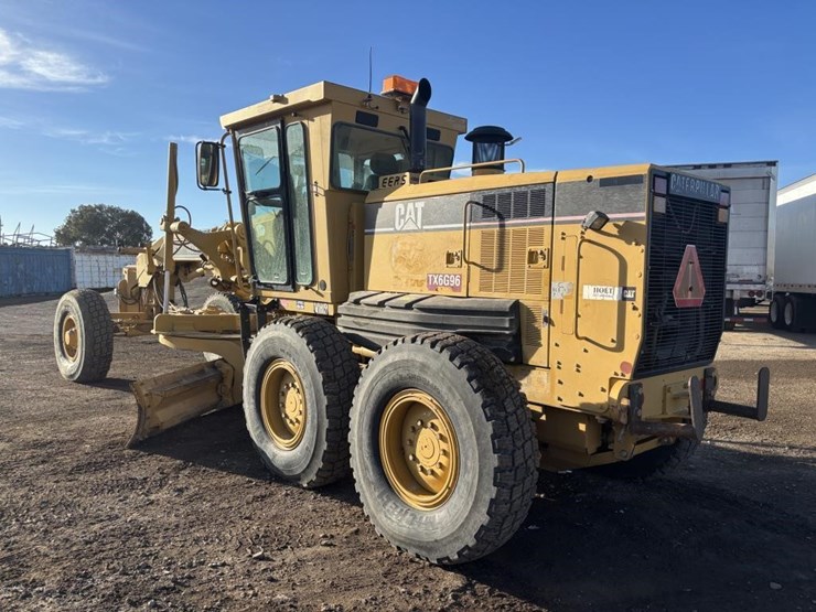 2006-caterpillar-143h-motor-grader-image-4