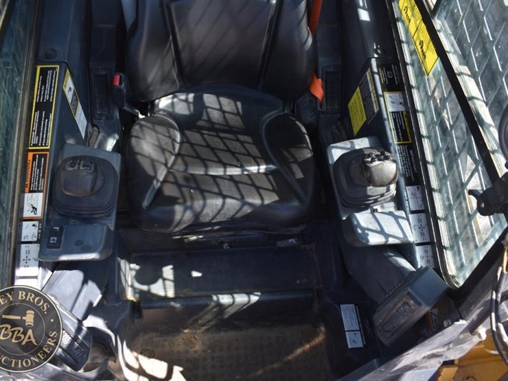 2019-deere-333g-image-56