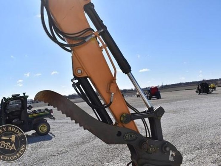 2022-case-cx75csr-image-38