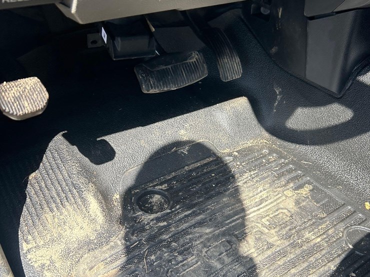 2019-ford-f350-xl-image-22