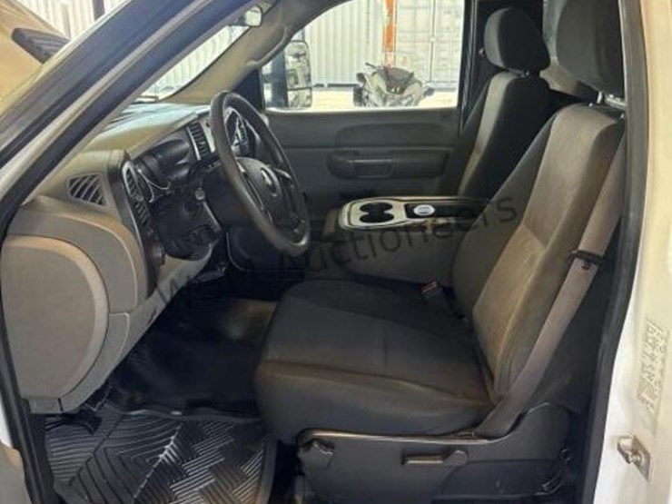 2008-chevrolet-silverado-3500hd-image-22