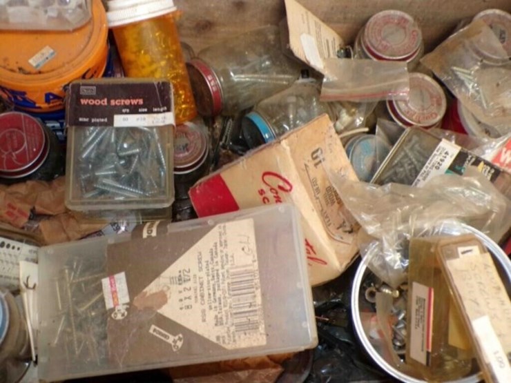 hercules-blasting-box-with-screws-image-3