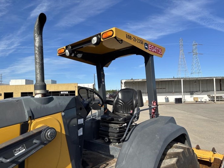 2018-deere-210lep-image-30