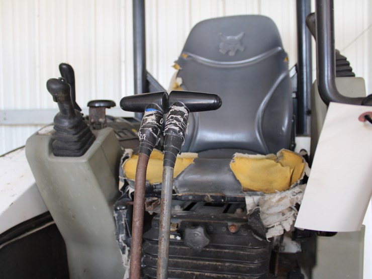 2011-bobcat-e35-image-5