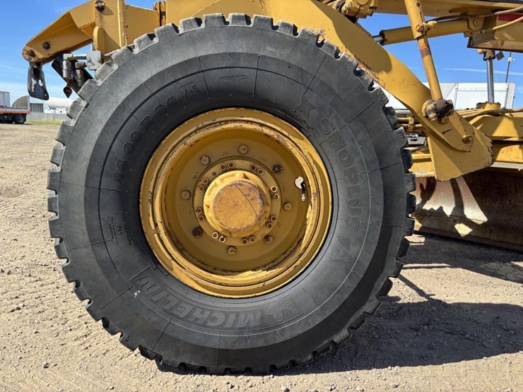 2006-caterpillar-143h-image-35