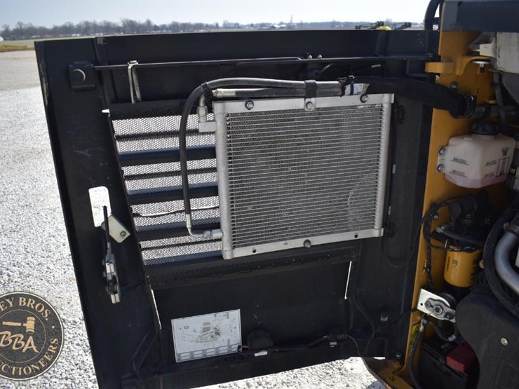 2023-caterpillar-259d3-image-27