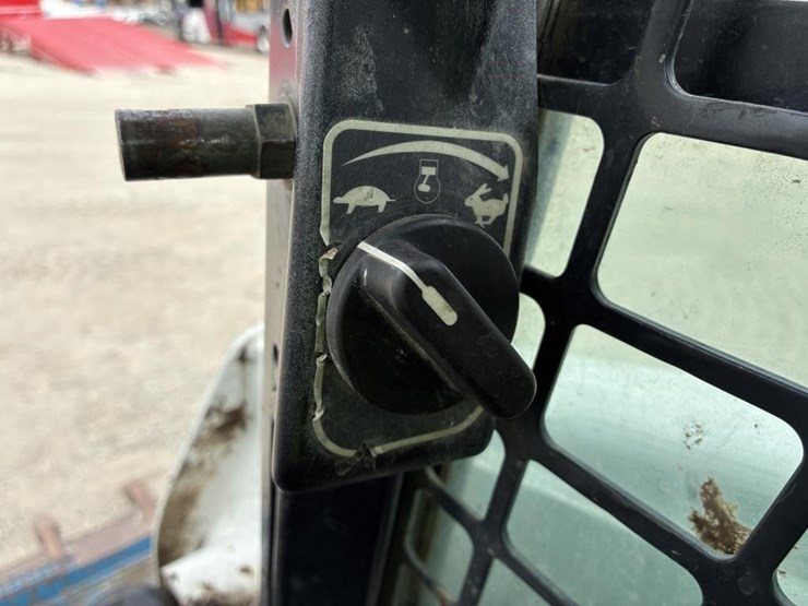 2016-bobcat-t650-image-15