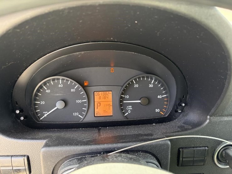 2011-utility-van-image-16