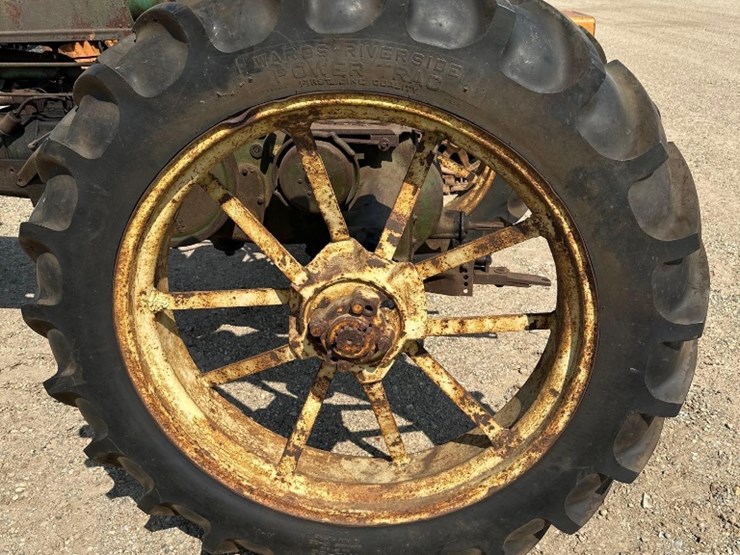 john-deere-b-image-9