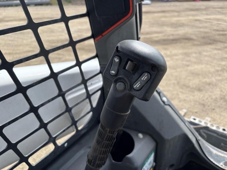 2022-bobcat-t66-image-22