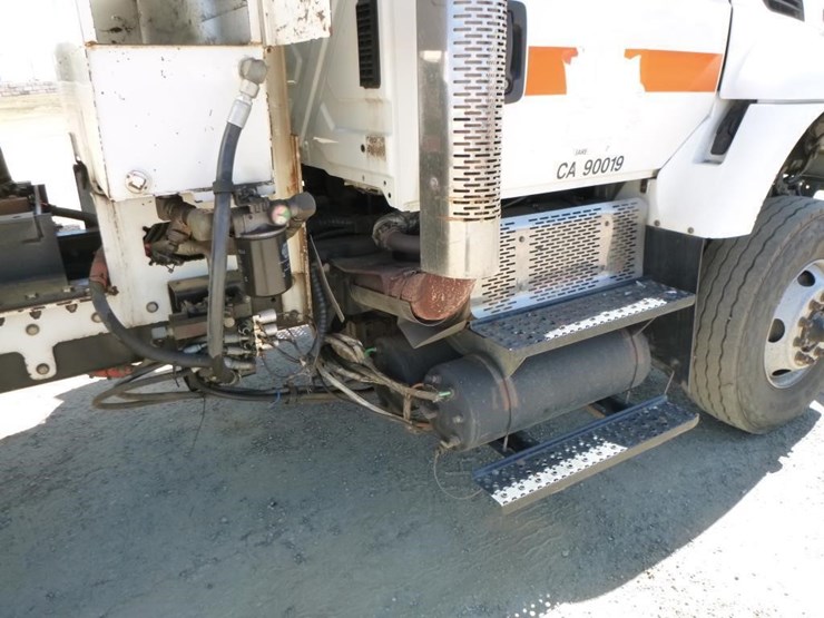 2009-international-7600-image-20