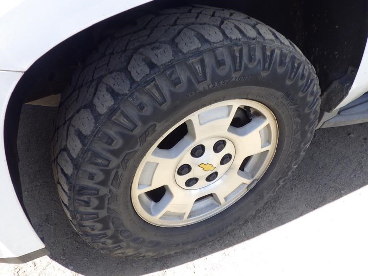 2016-chevrolet-tahoe-image-13