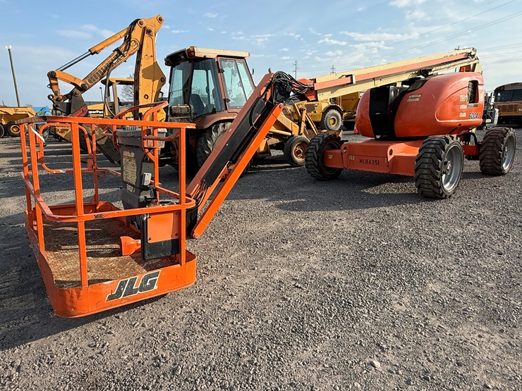 2013-jlg-600aj-image-1