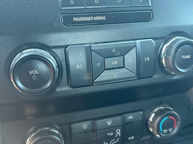 2019-ford-f350-xl-image-34