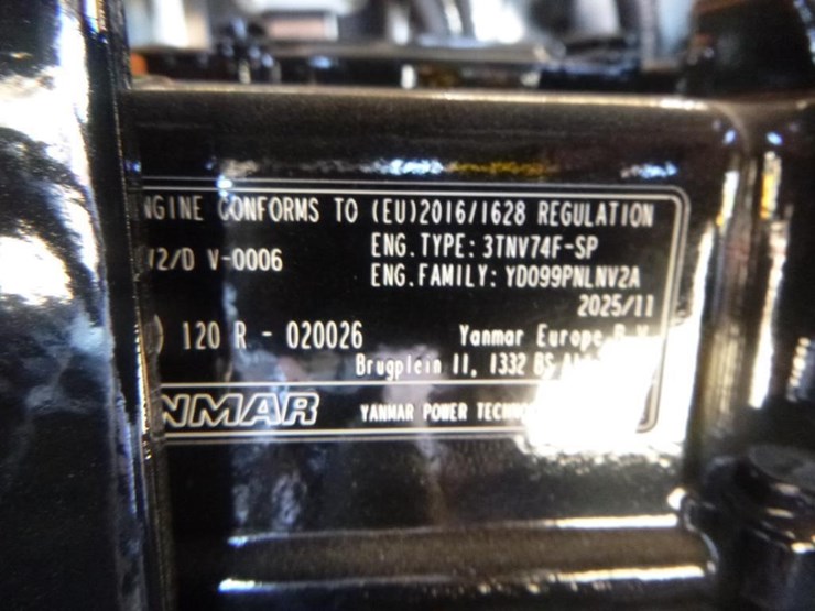 me20-hydraulic-excavator-image-27