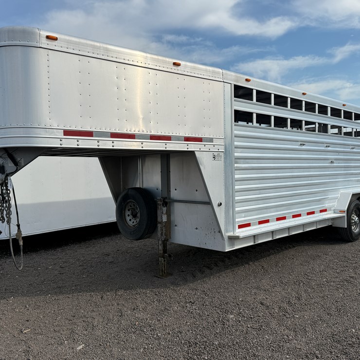 #42 • 2008 FEATHER LITE 20' ALUMINUM STOCK TRAILER