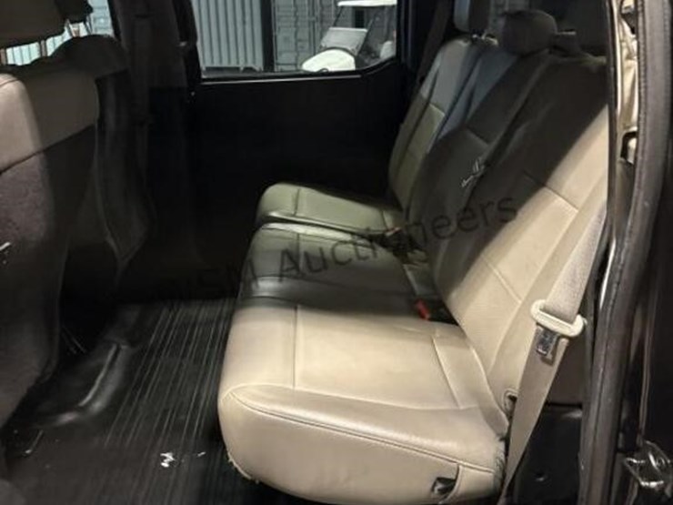 2020-ford-f150-image-28