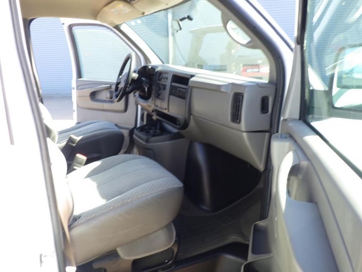 2005-chevrolet-express-1500-image-6