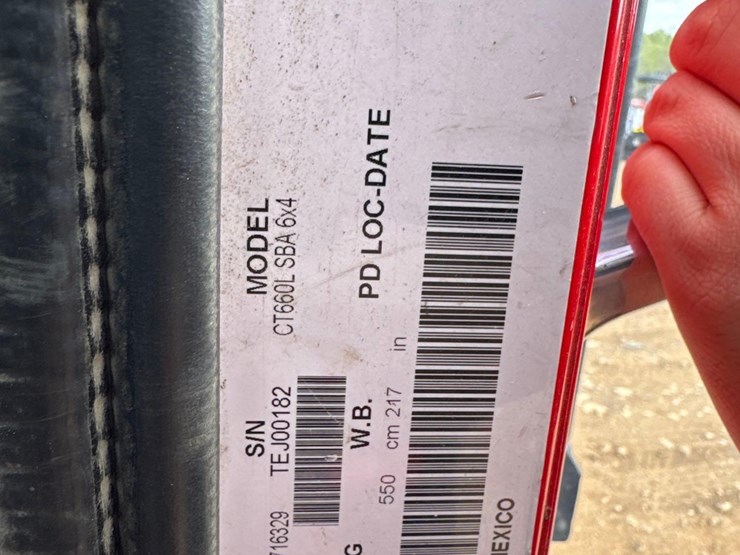 2015-caterpillar-ct660l-image-8