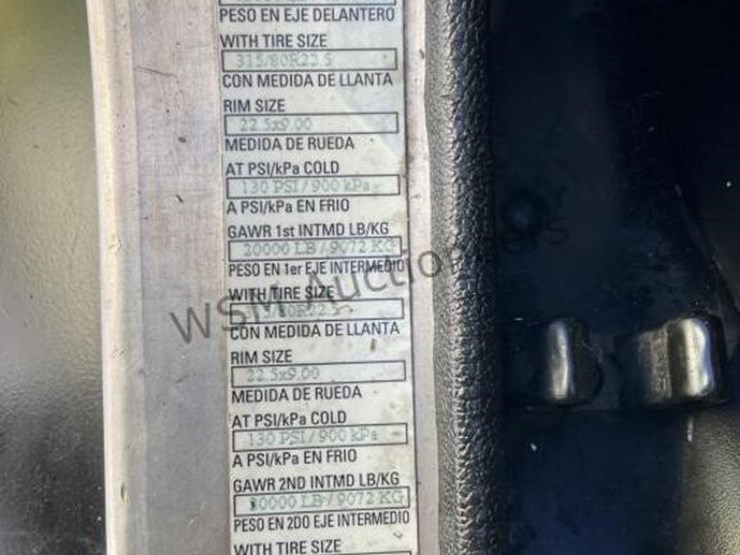 2018-peterbilt-520-image-21