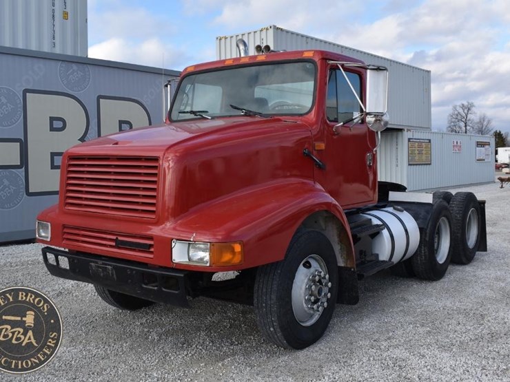 1993-international-8200-image-1