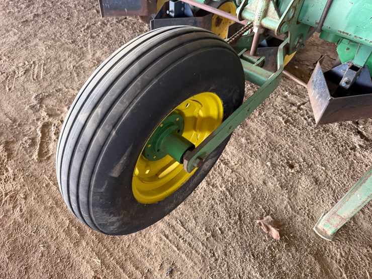 john-deere-7300-image-26