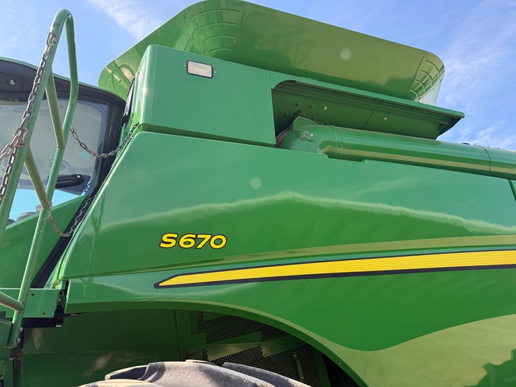 2014-john-deere-s670-image-23