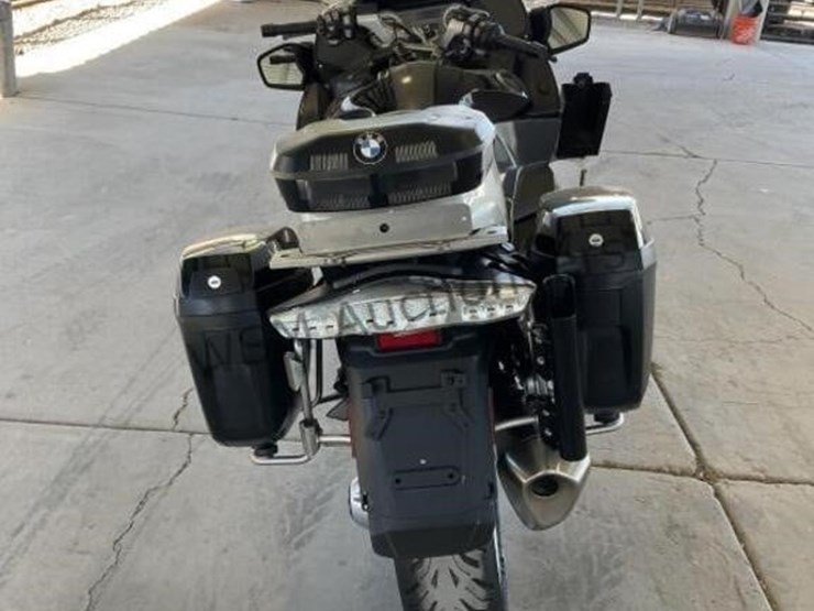 2015-bmw-1200rt-motorcycle-image-6