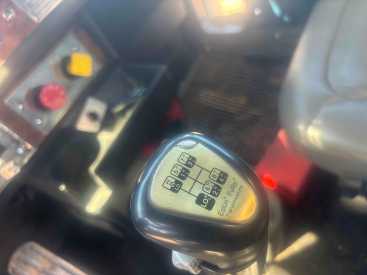 2000-kenworth-w900-image-18