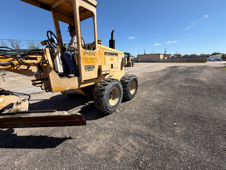 2000-champion-c80a-image-10