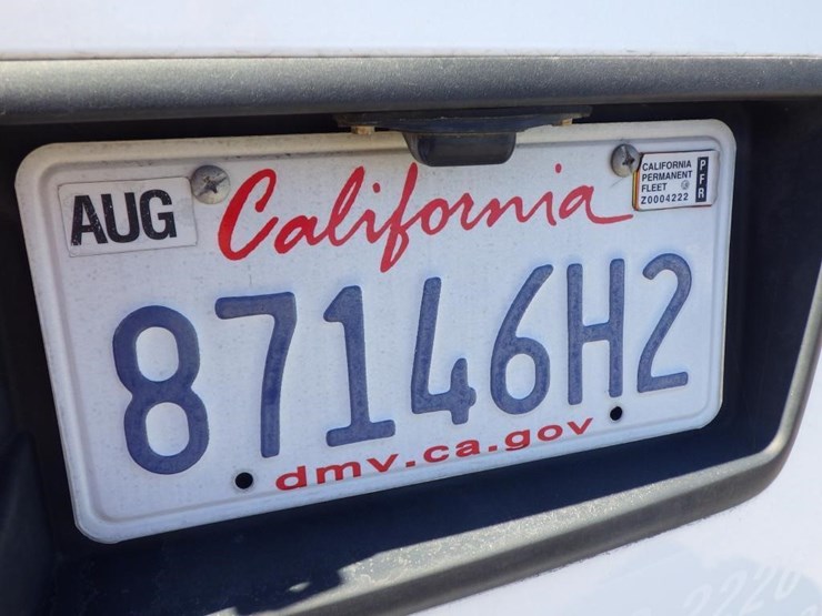 2017-chevrolet-express-2500-image-17