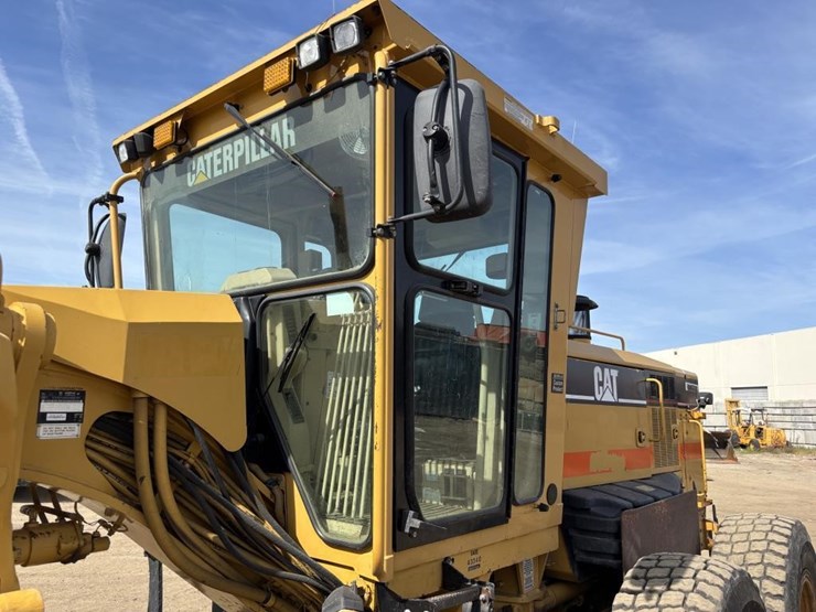 2006-caterpillar-143h-image-42