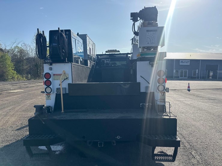 2019-ford-f750-image-10