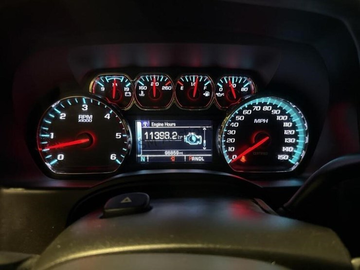 2019-chevrolet-tahoe-image-16