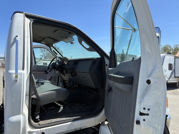 2015-ford-f650-image-9